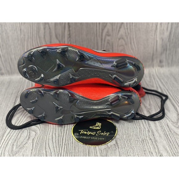 Athletic_Shoes